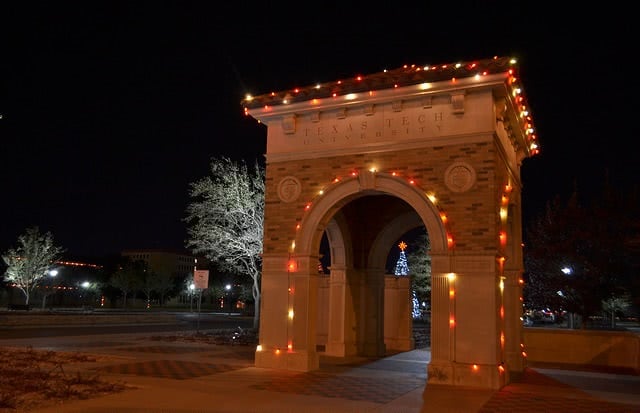 As a fun holiday tradition, this university puts over 25,000 lights sprawled over 18 buildings on campus. 